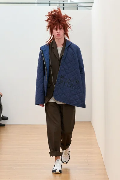 Look 18